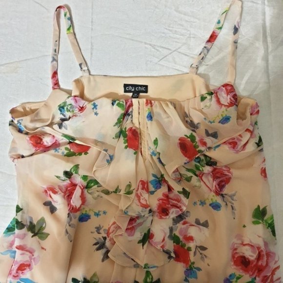 CITY CHIC Plus Size XS (AU 14) Peach V-Neck Sleeveless Top Floral Ruffle Front - Picture 8 of 12